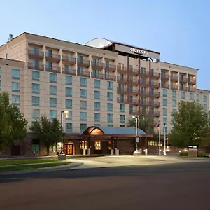 Hotel Courtyard By Marriott Airport