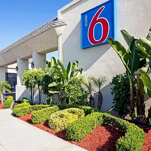 motel-6-newport-beach.topanaheimhotels.com/